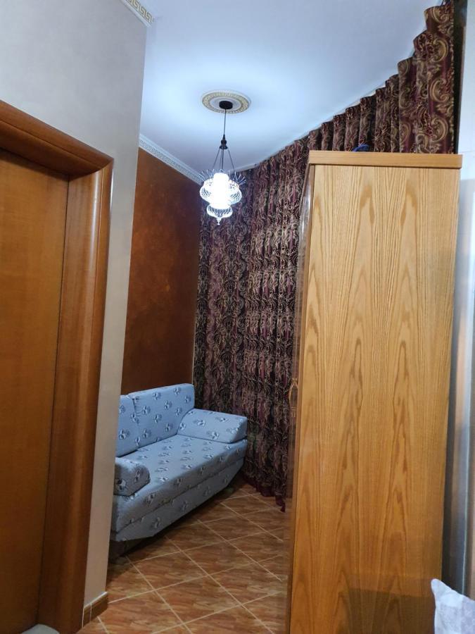 Kompleksi Gjoni Fier Buitenkant foto
