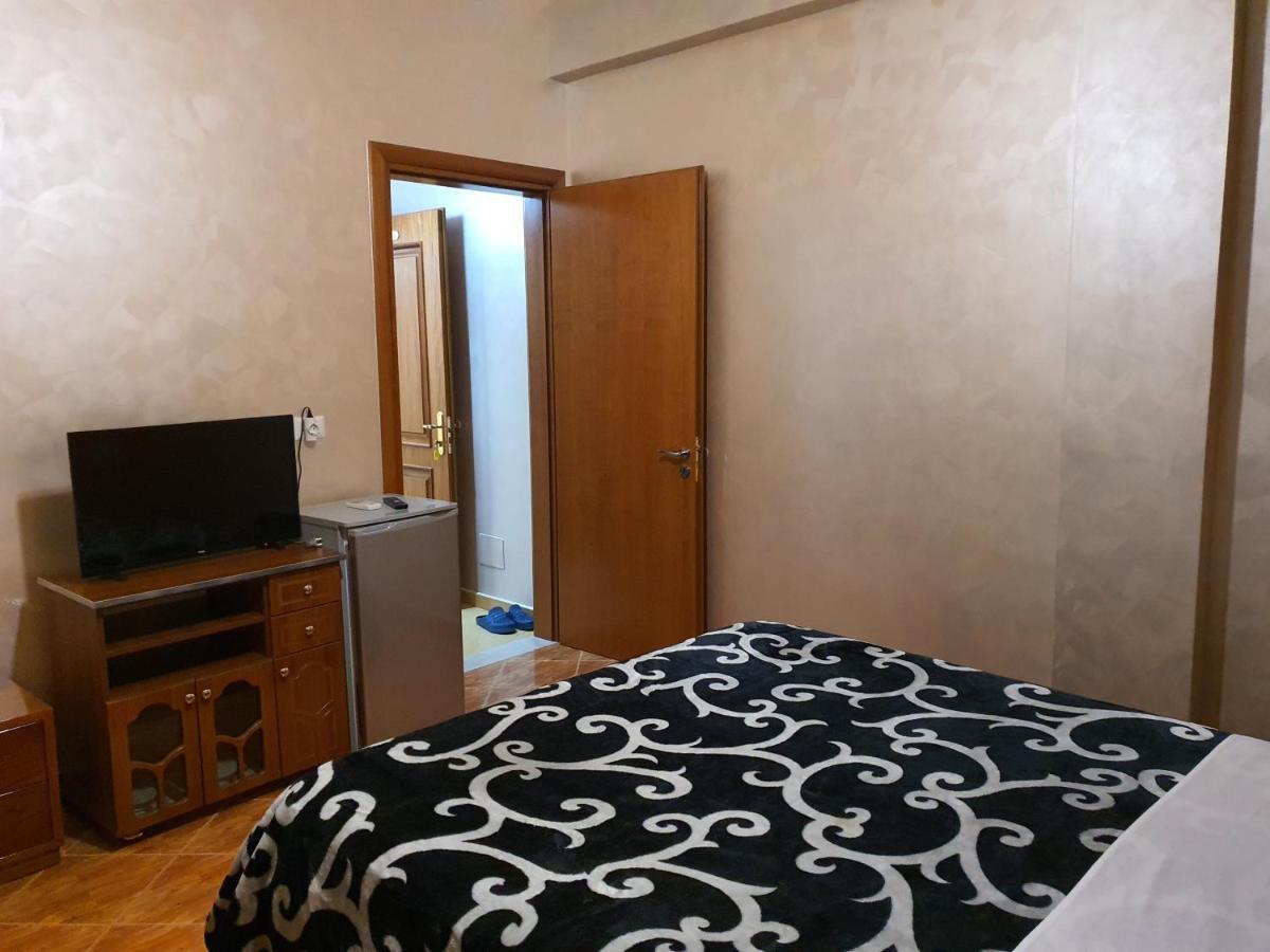 Kompleksi Gjoni Fier Buitenkant foto