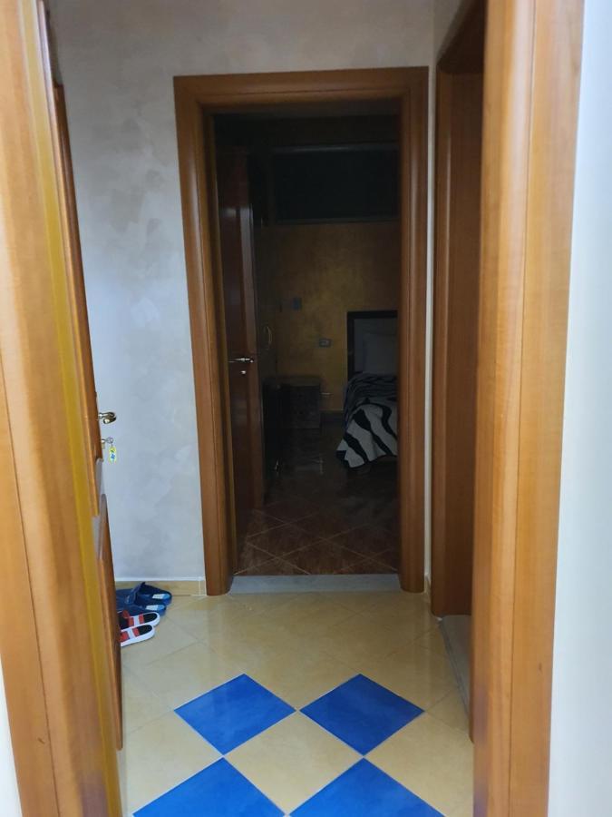 Kompleksi Gjoni Fier Buitenkant foto