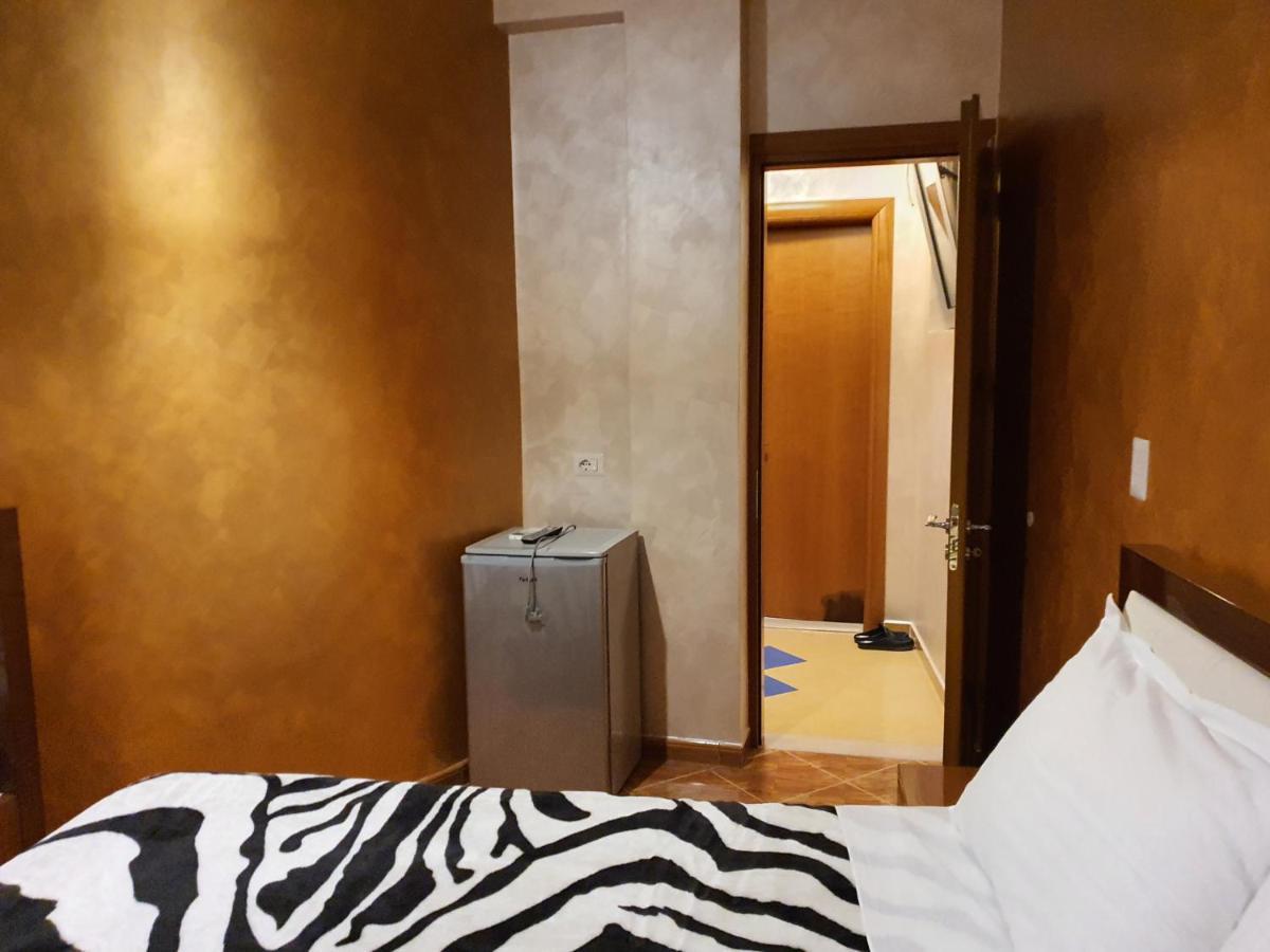 Kompleksi Gjoni Fier Buitenkant foto