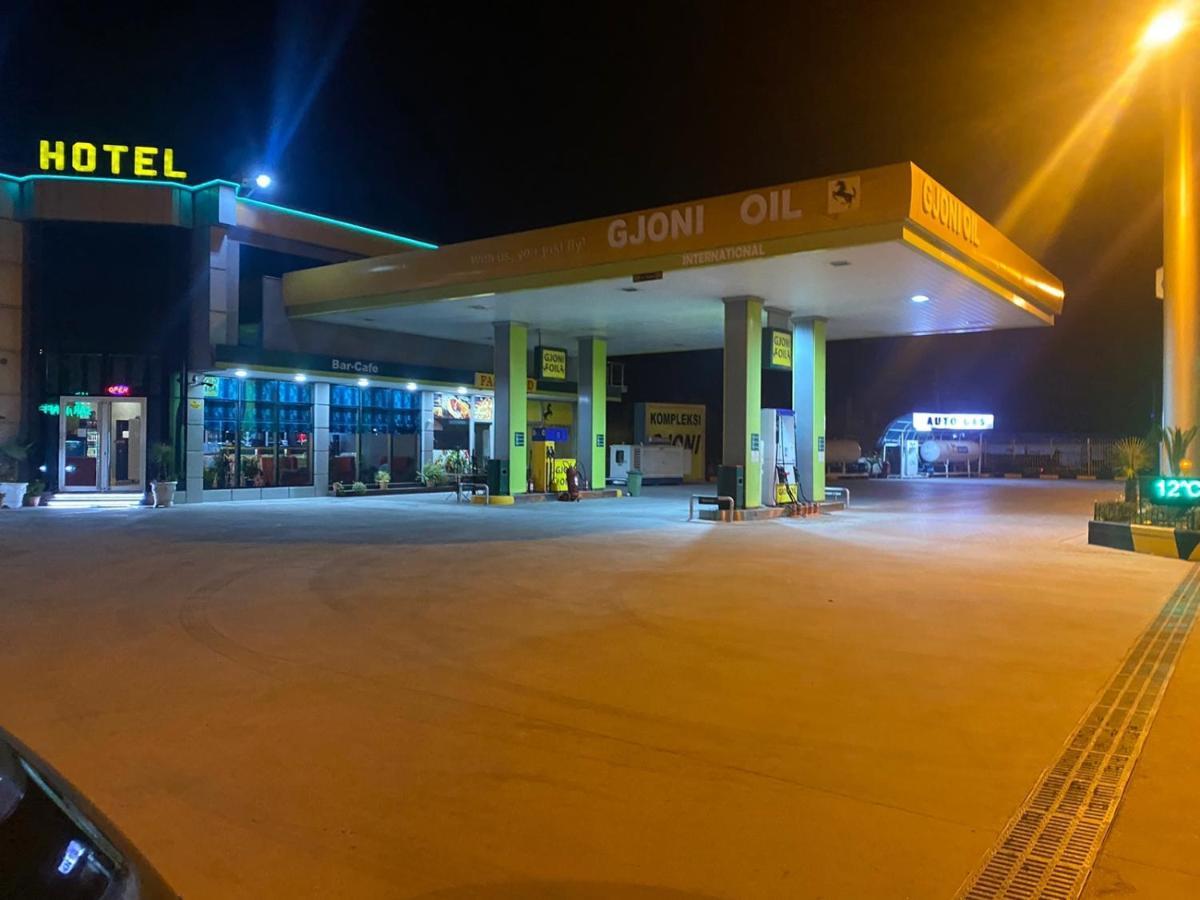 Kompleksi Gjoni Fier Buitenkant foto