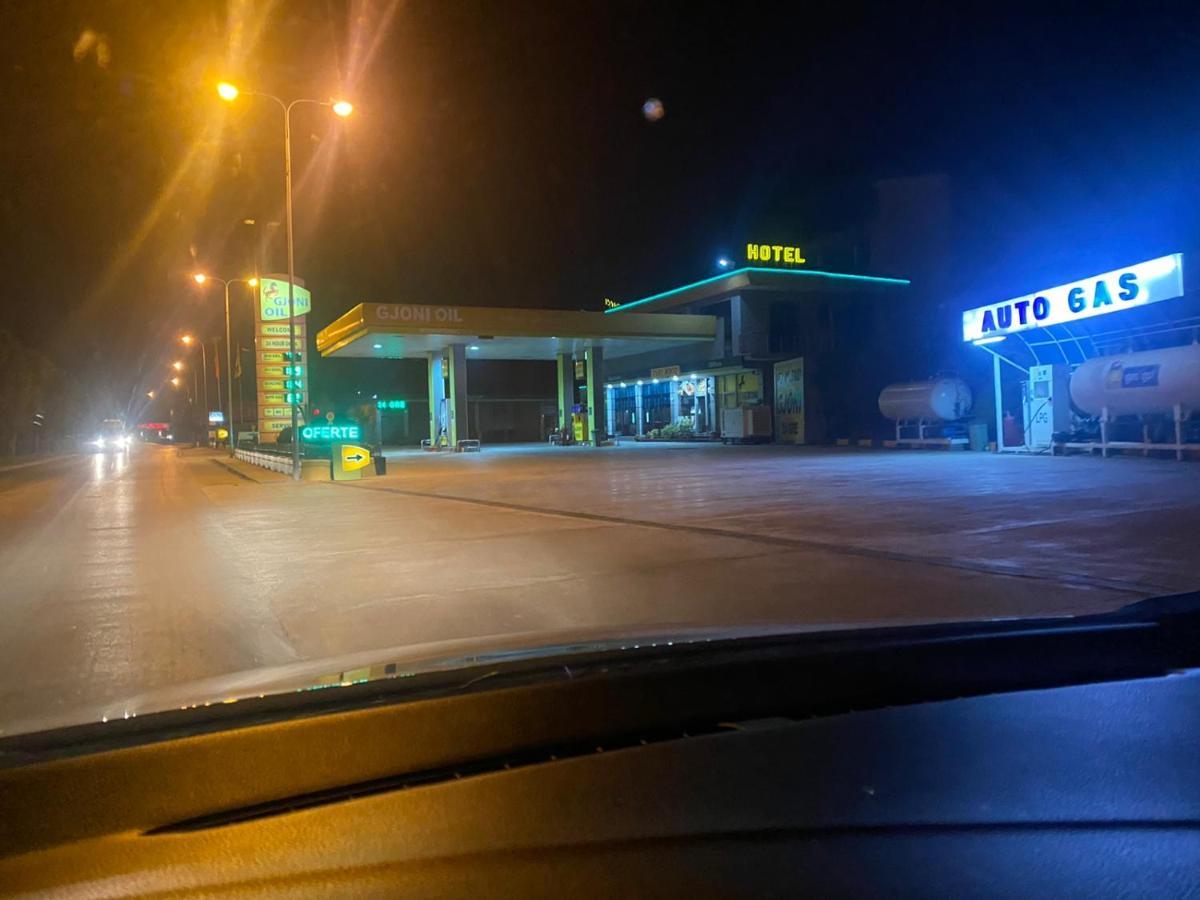Kompleksi Gjoni Fier Buitenkant foto